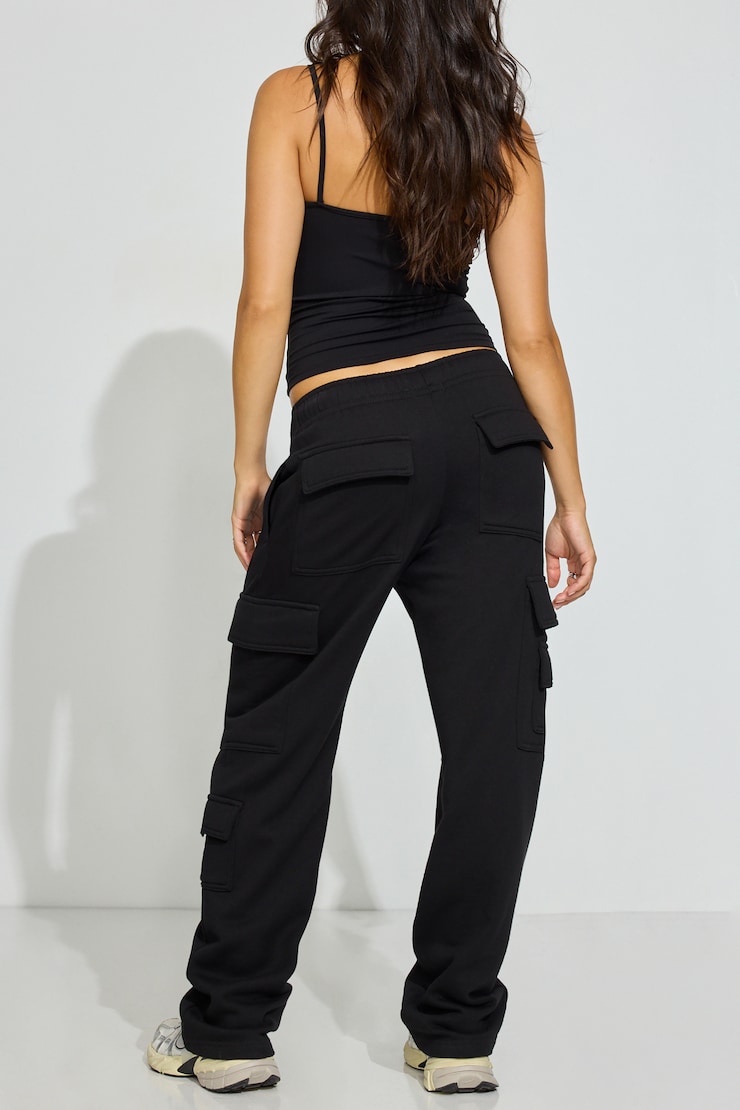 UltraFleece Cargo Sweatpants Black - Image 3