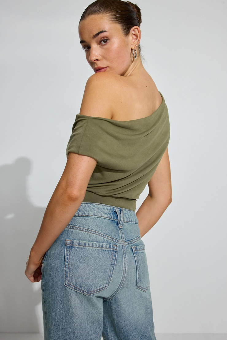 Off Shoulder Band Top Green - Image 3