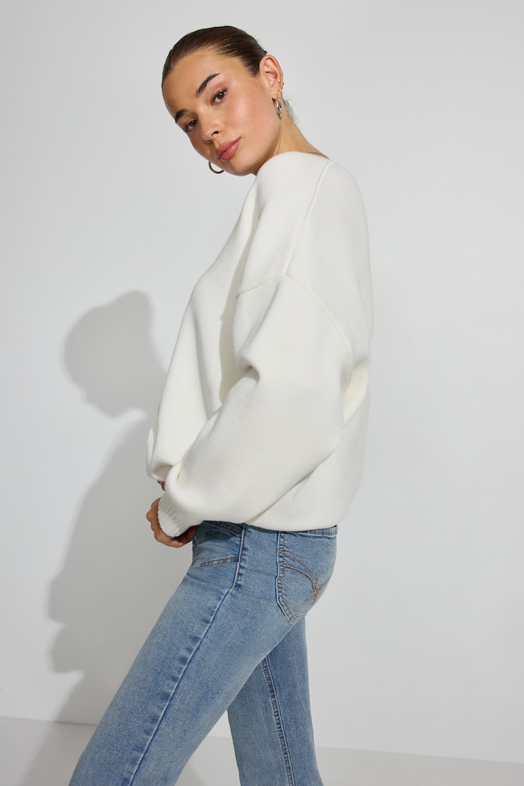 V-Neck Oversized Sweater White - Image 3